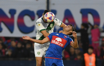 Buenos Aires, Argentina.- In the photos taken on July 5, 2023, during the match between Banfield and Tigre at the Estadio Monumental de Victoria (José Dellagiovanna) for the Argentine Professional League. Banfield beat Tigre 2-1 with a brace from Bisanz, while Luciatti got discount and was then sent off.