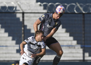 Buenos Aires, Argentina.- En las fotos tomadas el 25 de julio del 2023, durante el partido entre Estudiantes y All Boys por los 16avos de final de la Copa Argentina en el Estadio Centenario Ciudad de Quilmes. Estudiantes le ganó 1-0 a All Boy y avanzó a octavos, esperando a su próximo rival, el ganador del cruce entre Independiente y Central Córdoba de Santiago del Estero.