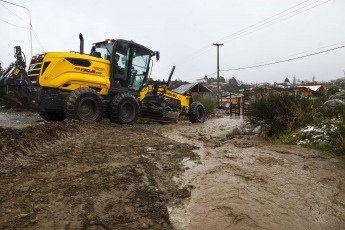 Bariloche, Argentina.- In the photos taken on July 5, 2023, it shows the areas affected by heavy rains in Bariloche, Argentina. The National Meteorological Service forecasts snowfall in different areas of the provinces of Río Negro, Neuquén and Chubut, issuing the orange alert status. In Bariloche, the area will continue to be affected by strong and persistent rains with accumulated rainfall values of between 40 and 80 mm. While in the highest areas of the mountain range the precipitation could be in the form of snow according to the SMN report.