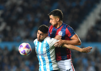 Buenos Aires, Argentina.- En las fotos tomadas el 5 de julio del 2023, durante el partido entre San Lorenzo y Racing por el título de la Liga Profesional Argentina en el Cilindro de Avellaneda. San Lorenzo empató 1-1 con Racing en un duelo polémico, con un expulsado por lado, reclamos de penales no sancionados y un empate que dejó a los de Boedo sin chances de pelearle el título a River.