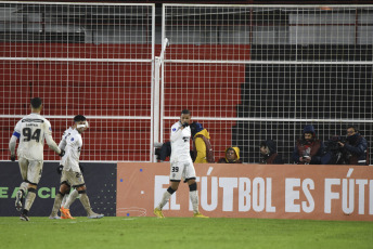 Paraná, Argentina.- In the photos taken on July 12, 2023, during the match between Botafogo and Patronato in a duel corresponding to the first leg of the 2023 Copa Sudamerican playoffs at the Presbítero Bartolomé Grella stadium. Despite Patronato's final attempts, including a goal disallowed for offside in the 79th minute, they failed to score and the match concluded in a 2–0 win for Botafogo