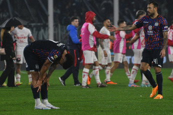 Córdoba, Argentina.- En las fotos tomadas el 10 de julio del 2023, durante el partido entre Tallere y Unión por la fecha 24 de la Liga Profesional en el Estadio Mario Alberto Kempes. Talleres igualó 0-0 contra Unión, un resultado que postergó la coronación de River Plate. El Millonario se aseguró el primer lugar y este resultado obliga a la T a ganar el próximo viernes ante Huracán en Parque Patricios para seguir su disputa el torneo.