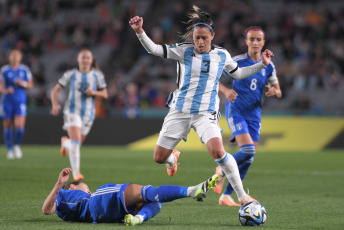 Auckland, New Zealand.- In the photos taken on July 24, 2023, during the match between Italy and Argentina in the FIFA Women's World Cup, valid for Group G at the Eden Park stadium in Auckland, New Zealand. Italy defeated Argentina 1-0 on Monday with a goal late in the intensely contested game.