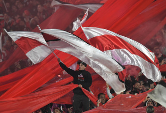 Buenos Aires, Argentina.- En las fotos tomadas el 15 de julio del 2023, River Plate celebra su inminente consagración en la Liga Profesional de Fútbol (LPF) tras el partido con Estudiantes de La Plata en el Monumental. River Plate venció a Estudiantes de La Plata por 3 a 1 y se coronó campeón de la Liga Profesional de Fútbol con dos fechas de anticipación, acompañado por 86.000 fervorosos hinchas que vivieron una fiesta completa en el Monumental.