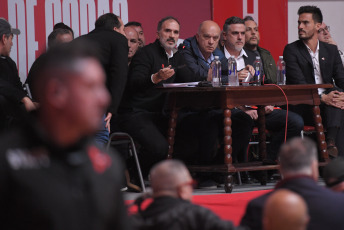 Buenos Aires, Argentina.- En las fotos tomadas el 6 de julio del 2024, durante la Asamblea de Representantes del Club Independiente, donde Néstor Grindetti fue elegido como presidente y ocupará el cargo hasta 2026. La Asamblea determinó que el dirigente de 68 años, que también es precandidato a Gobernador de la Provincia de Buenos Aires por el espacio Juntos por el Cambio, en la lista que encabeza Patricia Bullrich, seguirá desempeñándose en el cargo que ocupaba de forma provisoria.