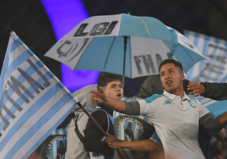 Buenos Aires, Argentina.- En las fotos tomadas el 5 de julio del 2023, durante el partido entre San Lorenzo y Racing por el título de la Liga Profesional Argentina en el Cilindro de Avellaneda. San Lorenzo empató 1-1 con Racing en un duelo polémico, con un expulsado por lado, reclamos de penales no sancionados y un empate que dejó a los de Boedo sin chances de pelearle el título a River.