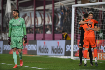 Buenos Aires, Argentina.- En las fotos tomadas el 26 de julio del 2023, durante el partido entre San Lorenzo y Platense en los 16avos de final de la Copa Argentina, en el Estadio Ciudad de Lanús. San Lorenzo y Platense empataron 0-0 y el Ciclón se impuso después 4-3 en la definición por penales. Así, el ganador se metió en los octavos de final del certamen federal, tras llegar ambos de sendas derrotas en el Torneo de la Liga.