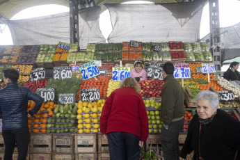 Buenos Aires, Argentina.- En las fotos tomadas el 17 de julio del 2023, muestra el Mercado Central de Buenos Aires. Los precios en Argentina subieron en junio 1,4 puntos porcentuales frente al mes precedente y situaron la tasa de interanual en el 115,6 %, informó el Instituto Nacional de Estadística y Censos (Indec). En el sexto mes del año los precios al consumidor crecieron el 6 % en comparación con mayo pasado, lo que evidencia, por segundo mes consecutivo, una leve desaceleración respecto a la tasa inflacionaria del 8,4 