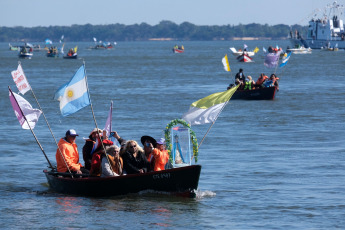 Corrientes, Argentina.- In the photos taken on July 16, 2023, the nautical procession was carried out along the Paraná River, which includes the meeting of the images of the virgins of Itatí with that of Caacupé, from Paraguay, in the frame of the 123rd anniversary of the pontifical coronation of the Virgin of Itatí. More than 300,000 people participated in the event with the motto “With María de Itatí, we learn to listen, discern and mission”. Itatí comes from the Guarani words "itá morotí", which means "stone tip" and its abbreviation gives rise to the name.