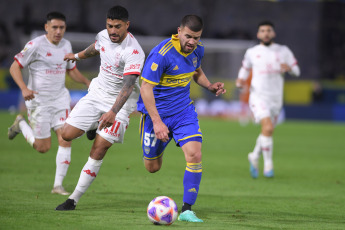 Buenos Aires, Argentina.- In the photos taken on July 10, 2023, during the match between Boca Juniors and Huracán at La Bombonera on date 24 of the Professional League. With a goal from Luis Vázquez, Boca Juniors defeated Huracán 1-0 and returned to victory. El Globo has gone 14 games without winning and it is their fourth defeat in a row.