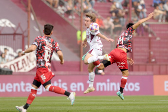 Buenos Aires, Argentina.- In the photos taken on July 30, 2023, during the match between Lanús and Barracas Central on date 27 of the LPF 2023 at the Ciudad de Lanús Néstor Díaz Pérez Stadium. Lanús beat Barracas Central 2-0 and managed to get into the qualifying zone for the Copa Libertadores de América. El Garnet prevailed with goals from Pedro De la Vega and Franco Troyanski.