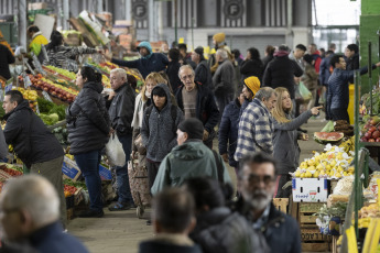 Buenos Aires, Argentina.- En las fotos tomadas el 17 de julio del 2023, muestra el Mercado Central de Buenos Aires. Los precios en Argentina subieron en junio 1,4 puntos porcentuales frente al mes precedente y situaron la tasa de interanual en el 115,6 %, informó el Instituto Nacional de Estadística y Censos (Indec). En el sexto mes del año los precios al consumidor crecieron el 6 % en comparación con mayo pasado, lo que evidencia, por segundo mes consecutivo, una leve desaceleración respecto a la tasa inflacionaria del 8,4 