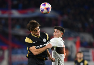 Buenos Aires, Argentina.- In the photos taken on July 26, 2023, during the match between San Lorenzo and Platense in the round of 16 of the Argentine Cup, at the Ciudad de Lanús Stadium. San Lorenzo and Platense tied 0-0 and Ciclón later prevailed 4-3 in the penalty shootout. Thus, the winner got into the round of 16 of the federal contest, after both coming from defeats in the League Tournament.