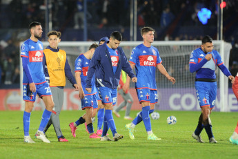 Buenos Aires, Argentina.- En las fotos tomadas el 20 de julio del 2023, durante el partido entre Libertad y Tigre por la Copa Sudamericana en el Estadio José Dellagiovanna, ubicado en San Fernando, Provincia de Buenos Aires. Con gol de Alexander Barboza, Libertad venció 1-0 a Tigre, en la vuelta de los play offs de la Copa Sudamericana 2023. Con este resultado, el elenco paraguayo avanzó a la siguiente etapa del certamen continental.