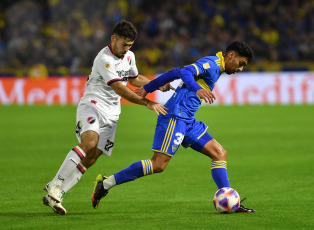 Buenos Aires, Argentina.- In the photos taken on July 24, 2023, during the match between Boca and Newell's for date 26 of the Professional Football League (LPF), at the Alberto J. Armando stadium. Boca defeated Newell's 2-1, obtaining a key victory for their fight to end the semester within the 2024 Copa Sudamericana qualifiers.