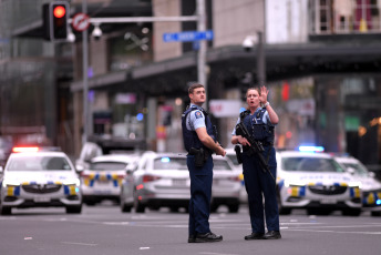 Auckland, New Zealand.- In the photos taken on July 19, 2023, it shows the place where a shooting occurred in the New Zealand city of Auckland. A gunman climbed a building under construction in downtown Auckland and opened fire just hours before the start of the Women's World Cup. The fact left 2 people dead. Police also found the shooter's body in an elevator shaft, according to authorities.