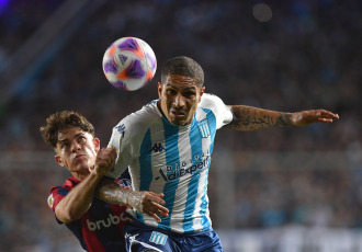 Buenos Aires, Argentina.- En las fotos tomadas el 5 de julio del 2023, durante el partido entre San Lorenzo y Racing por el título de la Liga Profesional Argentina en el Cilindro de Avellaneda. San Lorenzo empató 1-1 con Racing en un duelo polémico, con un expulsado por lado, reclamos de penales no sancionados y un empate que dejó a los de Boedo sin chances de pelearle el título a River.