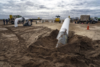 Salliqueló, Argentina.- In the photos taken on July 9, 2023, it shows the Néstor Kirchner gas pipeline, eight months after the construction of the gas pipeline, essential to take advantage of the Vaca Muerta gas. The section that was presented reaches Saliqueló, province of Buenos Aires, it would make it possible to substitute imports of alternative fuel (fuel oil and diesel) imported for thermoelectric generation, a source of foreign currency drainage for years.