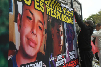 Buenos Aires, Argentina.- In the photos taken on July 11, 2023, the Criminal Justice sentenced three agents of the Buenos Aires City Police to life imprisonment for the "aggravated homicide by treachery and racial hatred" of Lucas González , a 17-year-old boy who died in 2021 after being shot several times, according to the ruling of the Oral Criminal Court No. 25. The convicted are inspector Gabriel Alejandro Isassi, senior officer Juan José López and officer Fabián Andrés Nieva, members of the Brigades and Summaries Division 6 of Commune 4 of the Capital Police.