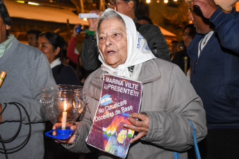 Jujuy, Argentina.- En las fotos tomadas el 5 de julio del 2023, gremios docentes y estatales continúan con las movilizaciones en demanda de recomposición salarial para ambos sectores. El rápido tratamiento y aprobación de la reforma parcial de la Constitución de Jujuy, entre protestas multitudinarias, implicó en su proceso reiterados hechos de represión, allanamientos controvertidos, el armado de causas y detenciones cuestionadas por colectivos de derechos humanos, al cumplirse este miércoles un mes del inicio de las protestas.