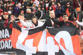 Mendoza, Argentina.- En las fotos tomadas el 20 de julio del 2023, durante el partido entre River Plate y Talleres por los 16avos de la Copa Argentina en el Estadio Malvinas Argentina. River Plate quedó eliminado en los 16avos de final de la Copa Argentina tras caer 1 a 0 con Talleres de Córdoba, que se impuso por el tanto de Rodrigo Garro a los 42 minutos del primer tiempo. El Millonario, que venía de obtener el título de la Liga Profesional el último sábado, es la tercera vez que queda eliminado en esta instancia de la Copa.