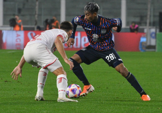 Córdoba, Argentina.- En las fotos tomadas el 10 de julio del 2023, durante el partido entre Tallere y Unión por la fecha 24 de la Liga Profesional en el Estadio Mario Alberto Kempes. Talleres igualó 0-0 contra Unión, un resultado que postergó la coronación de River Plate. El Millonario se aseguró el primer lugar y este resultado obliga a la T a ganar el próximo viernes ante Huracán en Parque Patricios para seguir su disputa el torneo.