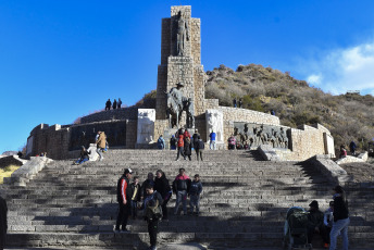 Mendoza, Argentina.- En las fotos tomadas el 12 de julio del 2023, muestra postales de la ciudad de Mendoza en medio de las vacaciones de invierno. La temporada de invierno promete buenos números para Argentina. Desde el Ministerio de Turismo estiman que se movilizarán 5,5 millones de personas alrededor del país que, junto con los extranjeros, sumarán un total de 7 millones de turistas.