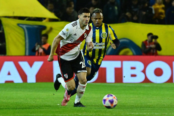 Rosario, Argentina.- In the photos taken on July 23, 2023, during the match between River Plate and Rosario Central, at Gigante de Arroyito, in a match valid for the 26th and penultimate date of the Professional Football League. River, as a visitor, tied with Rosario Central 3-3. The team led by Miguel Ángel Russo will face Belgrano on the following day, while River will play Racing Club.