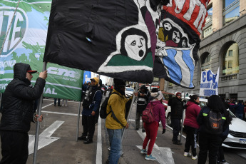 Buenos Aires, Argentina.- In the photos taken on July 13, 2023, social organizations gathered and marched for an increase in the minimum wage. The Council of the Minimum, Vital and Mobile Wage approved this Thursday by majority an increase of 34% in three sections (July to September), which will raise that income to 105,500 pesos this month, to 112,500 in August and to 118,000 pesos in September.