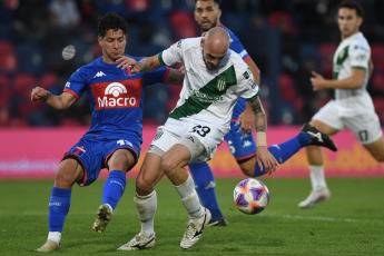 Buenos Aires, Argentina.- In the photos taken on July 5, 2023, during the match between Banfield and Tigre at the Estadio Monumental de Victoria (José Dellagiovanna) for the Argentine Professional League. Banfield beat Tigre 2-1 with a brace from Bisanz, while Luciatti got discount and was then sent off.