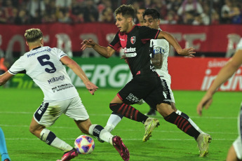 Rosario, Argentina.- In the photos taken on July 3, 2023, during the match between Newell's and Gimnasia at the Marcelo Bielsa Stadium, at the close of date 22 of the Argentine Professional League. Newell's tied 2-2 with Gimnasia. Gimnasia scored through Benjamín Domínguez and Cristian Tarragona. While Newell's scored a goal from Guillermo Ortíz and tied with Lisandro Montenegro.