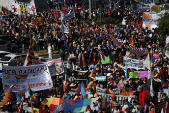 Buenos Aires, Argentina.- In the photos taken on July 1, 2023, indigenous peoples members of the "Third Malón de la Paz" arrived in the city of Buenos Aires after a week of caravan from Jujuy in defense of their territories and resources natural and against the constitutional reform approved by the impulse of the governor and pre-candidate for vice president Gerardo Morales.