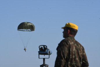 Corrientes, Argentina.- In the photos taken on August 2, 2023, more than 1,300 members of the Armed Forces of Argentina and Brazil took part in the combined exercise "Arandú", in which they pretended to protect part of the territory of the province of Corrientes of a fictitious invasion to the south of the Iberá marshes. The purpose of this combined exercise is to strengthen and increase the interoperability of the participating forces and the communication ties between the armies of both countries in accordance with what is expressed in the bilateral agreement of the year 2020.