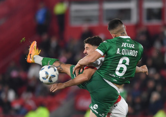 Buenos Aires, Argentina.- In the photos taken on August 21, 2023, during the match between Huracán and Banfield at the Tomás Adolfo Ducó Stadium for the first date of Zone A of the Professional League Cup. Huracán beat Banfield 2-0 with goals from Cóccaro and Cordero.