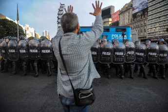 Buenos Aires, Argentina.- In the photos taken on August 10, 2023, family and friends hold a protest to demand justice after the death of a protester in Buenos Aires, the capital of Argentina, after allegedly suffering a heart attack after being arrested. by the Police during a protest against the electoral system in front of the Obelisk.