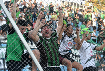 Córdoba, Argentina.- In the photos taken on August 31, 2023, during the match between Argentinos Juniors and San Martín, from San Juan at the Julio César Villagra stadium, in Belgrano de Córdoba, in the round of 16 of the Argentine Cup . With a goal by Alexis Vega at minute 88, towards the end of the match, the San Juan players caused another strong impact in the most federal tournament in Argentine football, since they had eliminated Vélez Sarsfield.