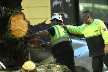 Buenos Aires, Argentina.- In the photos taken on August 18, 2023, it shows the areas affected by severe rains and winds that affected a good part of the southern GBA in Argentina and other areas of the metropolitan area since early Thursday morning. The heavy rains caused the suspension of classes and several people had to be evacuated and transferred to shelter centers. In some areas, 158 millimeters fell, after more than six months without heavy rain. According to official information, there were 1,300 families affected and 175 evacuees.