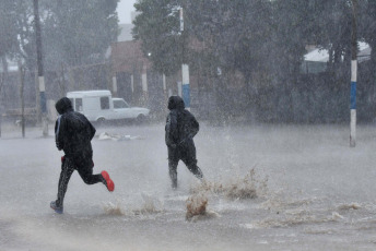 Buenos Aires, Argentina.- In the photos taken on August 18, 2023, it shows the areas affected by severe rains and winds that affected a good part of the southern GBA in Argentina and other areas of the metropolitan area since early Thursday morning. The heavy rains caused the suspension of classes and several people had to be evacuated and transferred to shelter centers. In some areas, 158 millimeters fell, after more than six months without heavy rain. According to official information, there were 1,300 families affected and 175 evacuees.