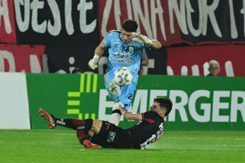 Rosario, Argentina.- In the photos taken on August 21, 2023, during the match between Newell's and Central Córdoba de Santiago del Estero for date 1 of Zone B of the 2023 Professional League Cup at the Marcelo Bielsa stadium. Newell's beat Central Córdoba 2-0 with goals from Gustavo Damián Canto (against) and Brian Nicolás Aguirre.