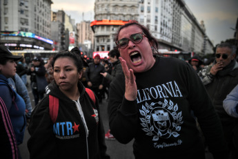 Buenos Aires, Argentina.- In the photos taken on August 10, 2023, family and friends hold a protest to demand justice after the death of a protester in Buenos Aires, the capital of Argentina, after allegedly suffering a heart attack after being arrested. by the Police during a protest against the electoral system in front of the Obelisk.