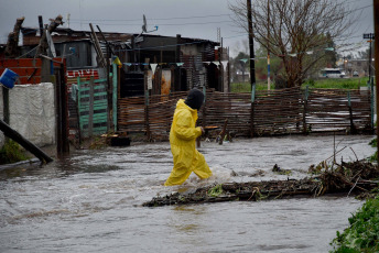 Buenos Aires, Argentina.- In the photos taken on August 18, 2023, it shows the areas affected by severe rains and winds that affected a good part of the southern GBA in Argentina and other areas of the metropolitan area since early Thursday morning. The heavy rains caused the suspension of classes and several people had to be evacuated and transferred to shelter centers. In some areas, 158 millimeters fell, after more than six months without heavy rain. According to official information, there were 1,300 families affected and 175 evacuees.