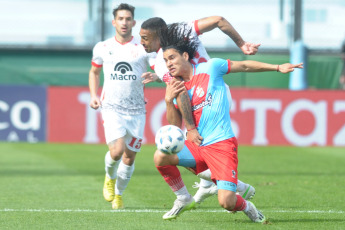 Sarandí, Argentina.- In the photos taken on August 20, 2023, during the match between Arsenal de Sarandí and Instituto de Córdoba in a match valid for the first date of Zone A of the League Cup at the Julio Humberto Stadium Grondona. Instituto beat Arsenal 1-0 as a visitor. The goal was scored by Adrián Martínez, at 21 minutes. On the next date, Arsenal will face Argentinos Juniors, while Instituto will have Atlético Tucumán as a rival.