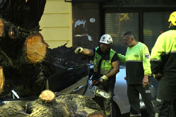 Buenos Aires, Argentina.- In the photos taken on August 18, 2023, it shows the areas affected by severe rains and winds that affected a good part of the southern GBA in Argentina and other areas of the metropolitan area since early Thursday morning. The heavy rains caused the suspension of classes and several people had to be evacuated and transferred to shelter centers. In some areas, 158 millimeters fell, after more than six months without heavy rain. According to official information, there were 1,300 families affected and 175 evacuees.