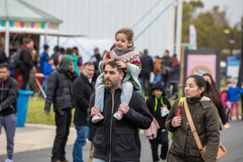 Buenos Aires, Argentina.- En las fotos tomadas el 3 de agosto del 2023, muestra las calles de Buenos Aires. El Gobierno argentino anunció que sube el piso del Impuesto a las Ganancias, una retención que pagan los trabajadores de Argentina derivada de su salario. Según informó en un comunicado el Ministerio de Economía, a cargo de Sergio Massa, "a partir de agosto solo pagarán el Impuesto a las Ganancias las remuneraciones superiores a $700.875 (pesos argentinos)".