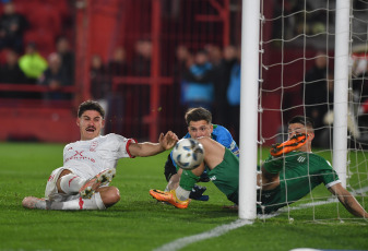 Buenos Aires, Argentina.- In the photos taken on August 21, 2023, during the match between Huracán and Banfield at the Tomás Adolfo Ducó Stadium for the first date of Zone A of the Professional League Cup. Huracán beat Banfield 2-0 with goals from Cóccaro and Cordero.