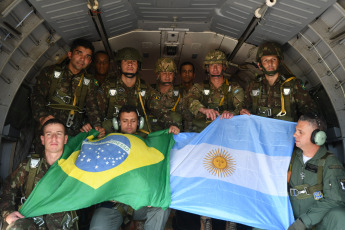 Corrientes, Argentina.- In the photos taken on August 2, 2023, more than 1,300 members of the Armed Forces of Argentina and Brazil took part in the combined exercise "Arandú", in which they pretended to protect part of the territory of the province of Corrientes of a fictitious invasion to the south of the Iberá marshes. The purpose of this combined exercise is to strengthen and increase the interoperability of the participating forces and the communication ties between the armies of both countries in accordance with what is expressed in the bilateral agreement of the year 2020.