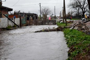 Buenos Aires, Argentina.- In the photos taken on August 18, 2023, it shows the areas affected by severe rains and winds that affected a good part of the southern GBA in Argentina and other areas of the metropolitan area since early Thursday morning. The heavy rains caused the suspension of classes and several people had to be evacuated and transferred to shelter centers. In some areas, 158 millimeters fell, after more than six months without heavy rain. According to official information, there were 1,300 families affected and 175 evacuees.