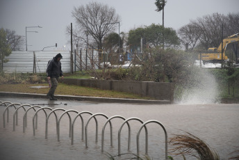 Buenos Aires, Argentina.- In the photos taken on August 18, 2023, it shows the areas affected by severe rains and winds that affected a good part of the southern GBA in Argentina and other areas of the metropolitan area since early Thursday morning. The heavy rains caused the suspension of classes and several people had to be evacuated and transferred to shelter centers. In some areas, 158 millimeters fell, after more than six months without heavy rain. According to official information, there were 1,300 families affected and 175 evacuees.