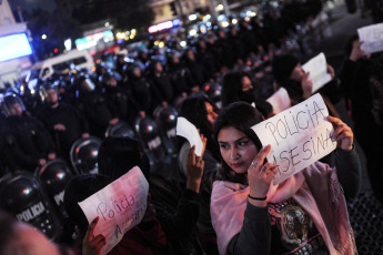 Buenos Aires, Argentina.- In the photos taken on August 10, 2023, family and friends hold a protest to demand justice after the death of a protester in Buenos Aires, the capital of Argentina, after allegedly suffering a heart attack after being arrested. by the Police during a protest against the electoral system in front of the Obelisk.