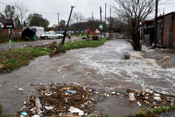 Buenos Aires, Argentina.- In the photos taken on August 18, 2023, it shows the areas affected by severe rains and winds that affected a good part of the southern GBA in Argentina and other areas of the metropolitan area since early Thursday morning. The heavy rains caused the suspension of classes and several people had to be evacuated and transferred to shelter centers. In some areas, 158 millimeters fell, after more than six months without heavy rain. According to official information, there were 1,300 families affected and 175 evacuees.